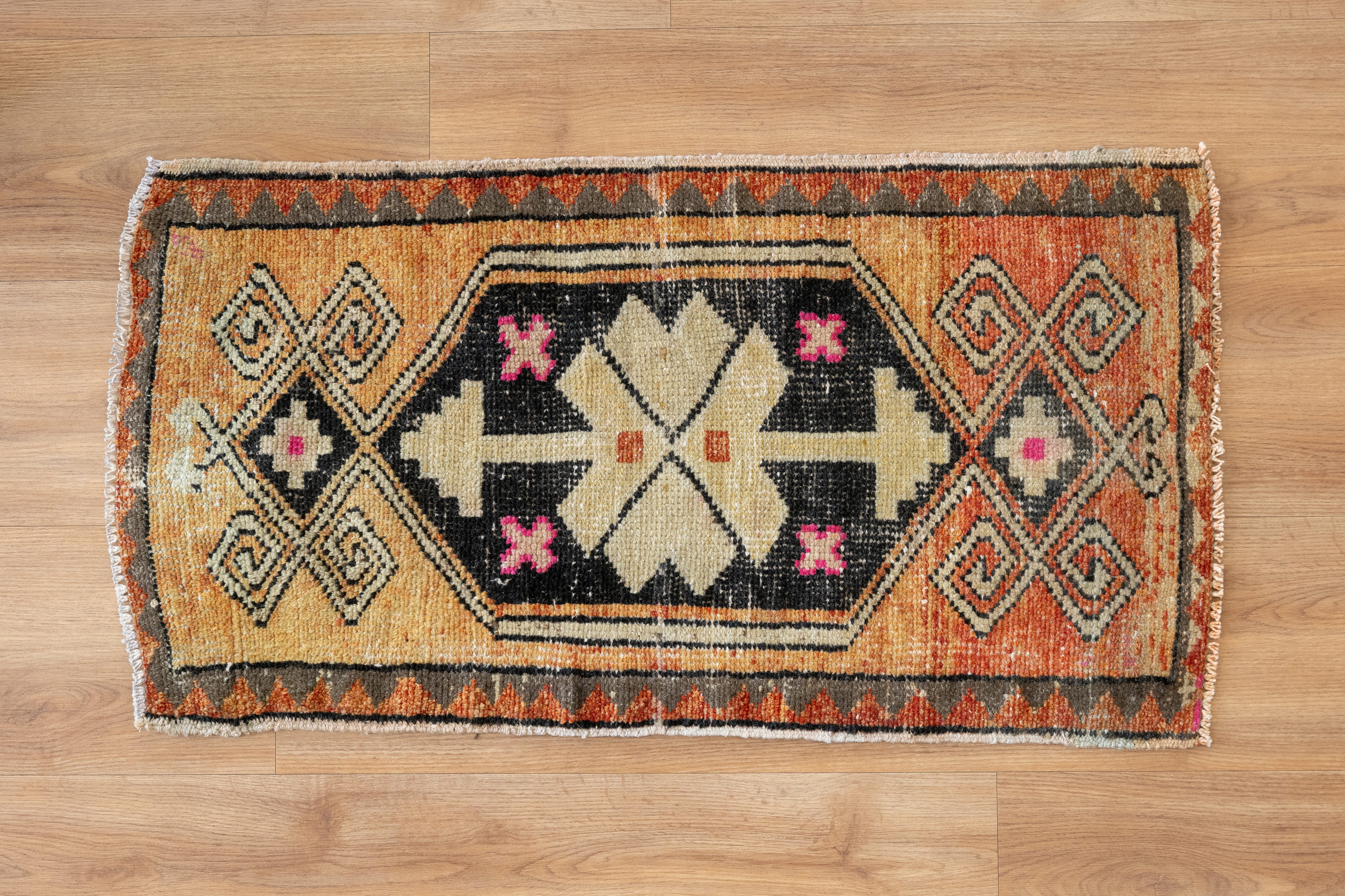 Nomadic Vintage Rugs – Persian, Moroccan and Turkish Rugs