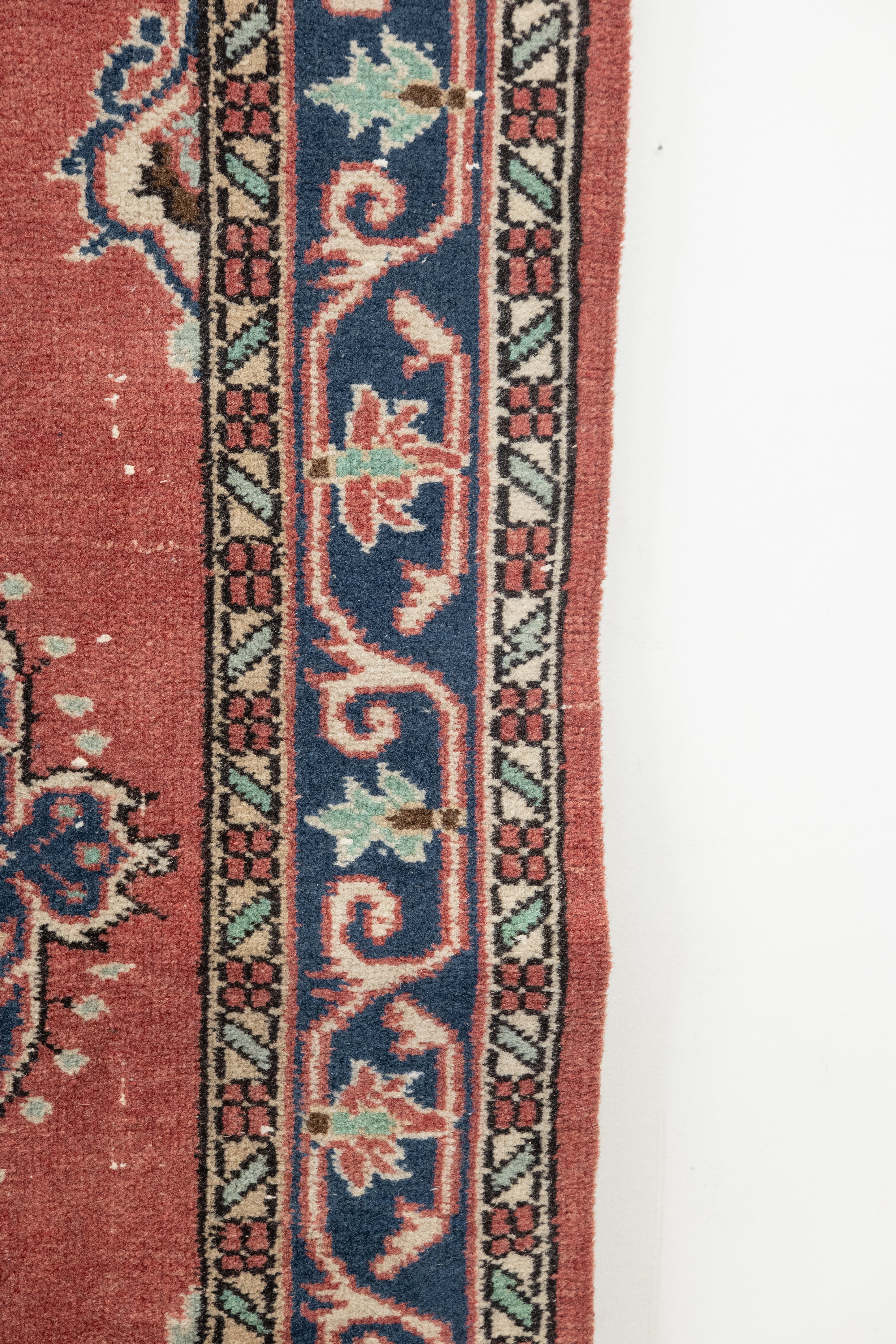 Vintage Turkish Distressed Medium Size Rug | 3'9